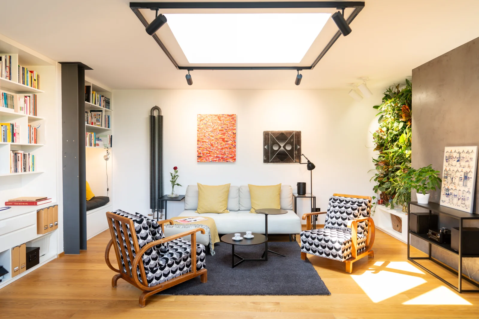 Designový mezonet 3+kk s duší industriálu, dvěma terasami a výhledem na celou Prahu